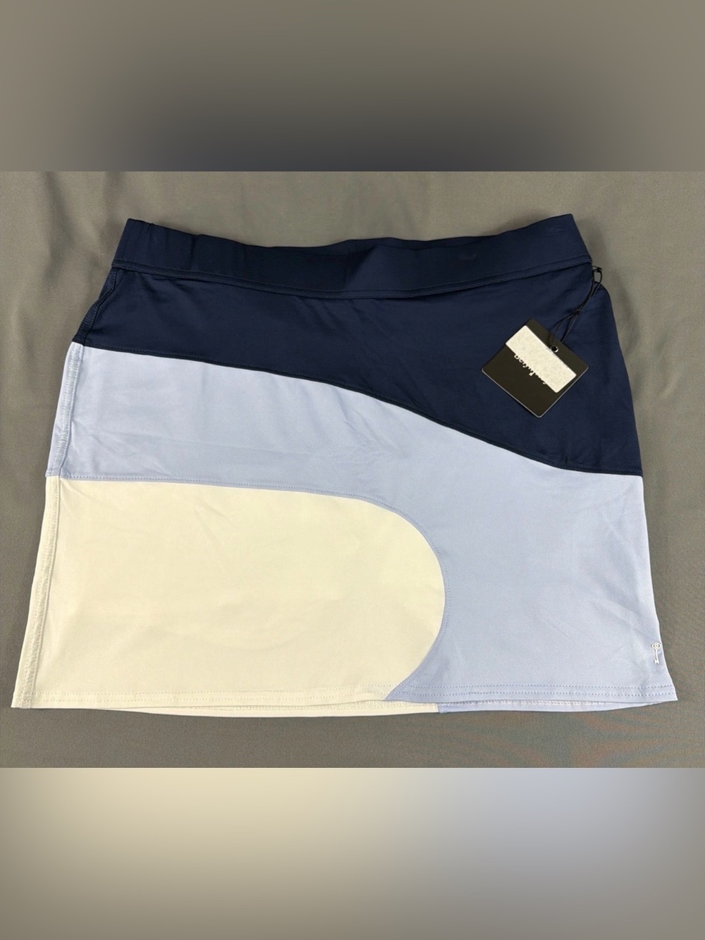 Belyn Key Womens Golf Skort Brooklyn Large Chalk Ink Ice Polyester NWT MSRP $110